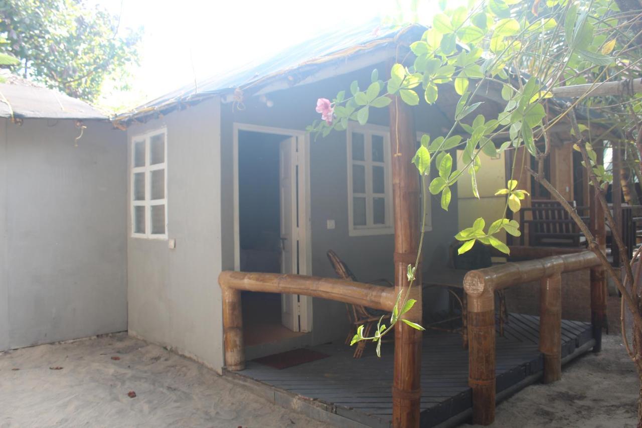 Sea Bird Beach Cafe & Cottages Morjim Kültér fotó