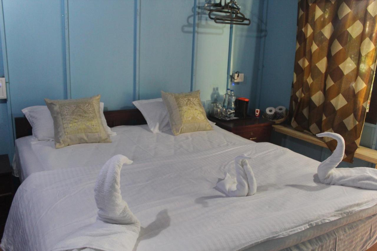 Sea Bird Beach Cafe & Cottages Morjim Kültér fotó